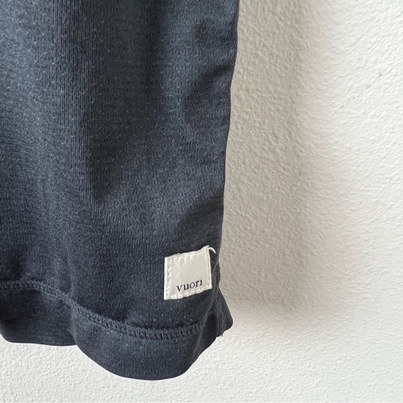 Vuori Tradewind Performance Short Sleeve Pocket Tee - Picture 4 of 5